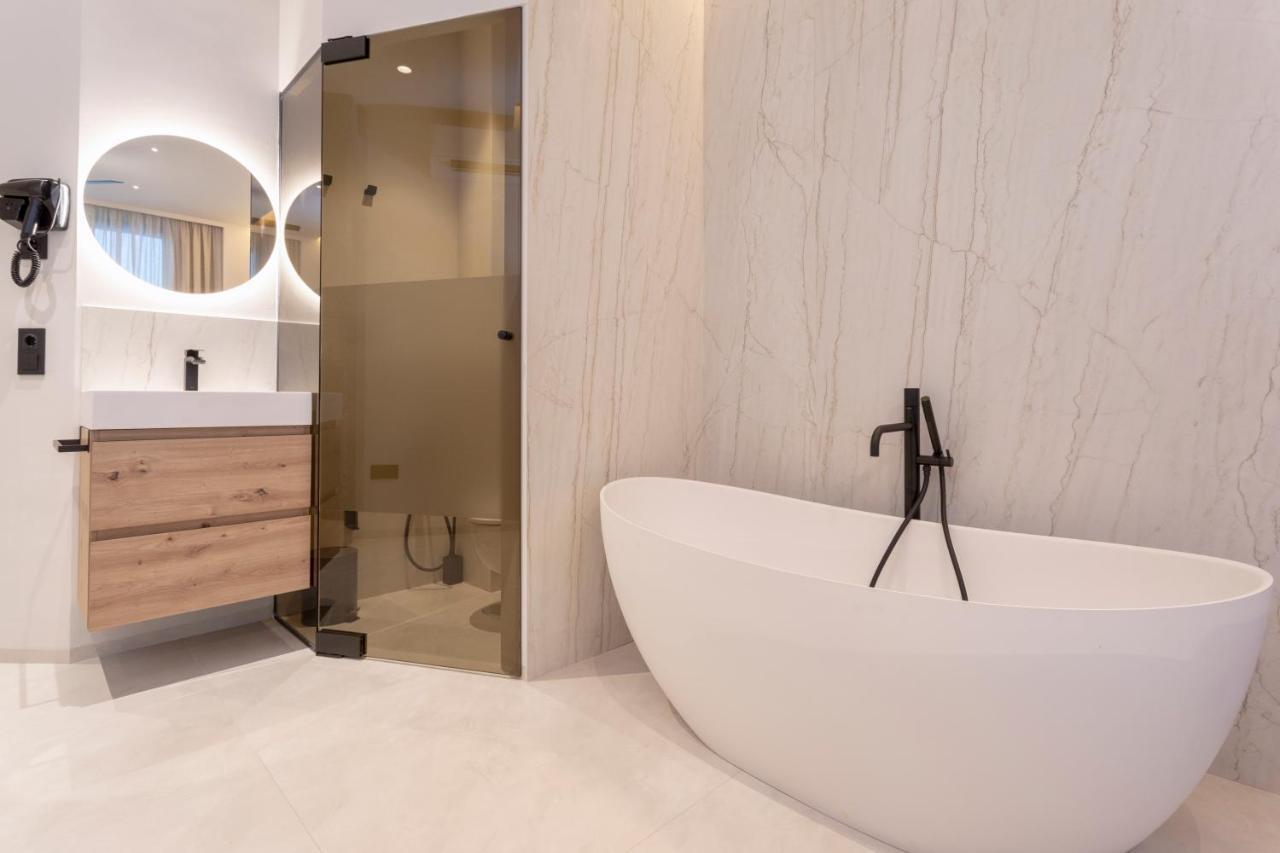 Magnificent Renovated 2Bd 2Bth Duplex With Backyard - City Centre Málaga Exterior foto